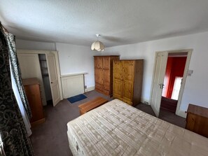 3 quartos, Wi-Fi de cortesia, roupa de cama