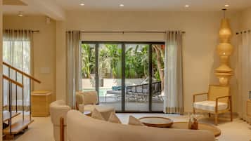 Four Bedroom Villa | 3 多间卧室、高档床上用品、羽绒被、记忆海绵床垫