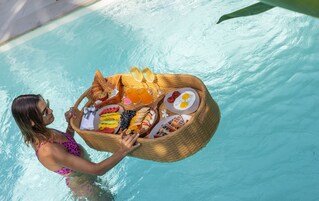 Free daily on-the-go breakfast