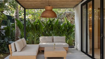 Three Bedroom Villa | 3 多间卧室、高档床上用品、羽绒被、记忆海绵床垫