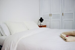 4 bedrooms, iron/ironing board, travel cot, free WiFi - La Casita de Playa Honda - Lanzarote Superhost (Playa Honda)