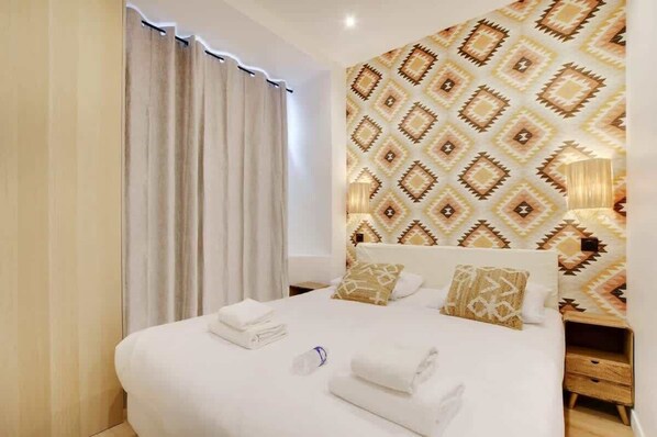 3 habitaciones, escritorio, tabla de planchar con plancha y wifi 