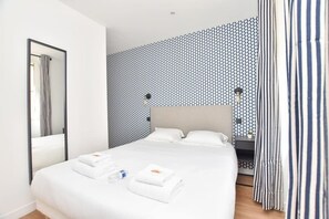 2 dormitorios, escritorio, tabla de planchar con plancha y wifi