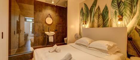 4 عدّة غرف نوم ومكتب ومكواة/لوح كي وواي فاي