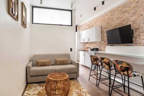 TV, offices