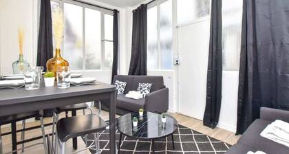 Modern 3BD for 8 guests in Bastille Voltaire