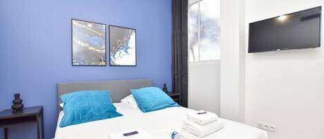 3 Schlafzimmer, Schreibtisch, Bügeleisen/Bügelbrett, WLAN