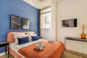 3 habitaciones, escritorio, tabla de planchar con plancha y wifi 