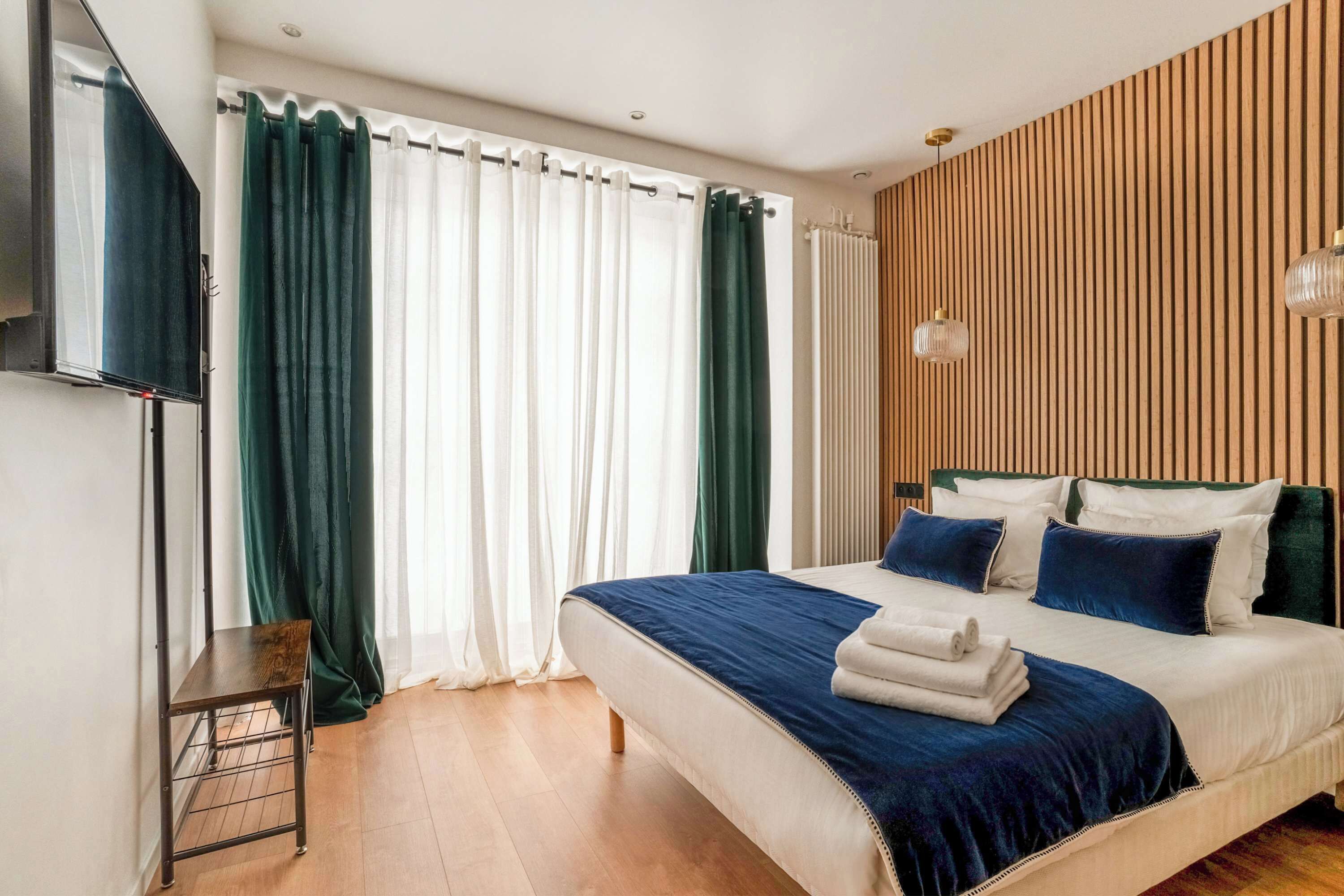 2 Schlafzimmer, Schreibtisch, Bügeleisen/Bügelbrett, WLAN