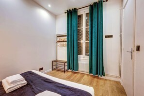 1 chambre, bureau, fer et planche à repasser, Wi-Fi