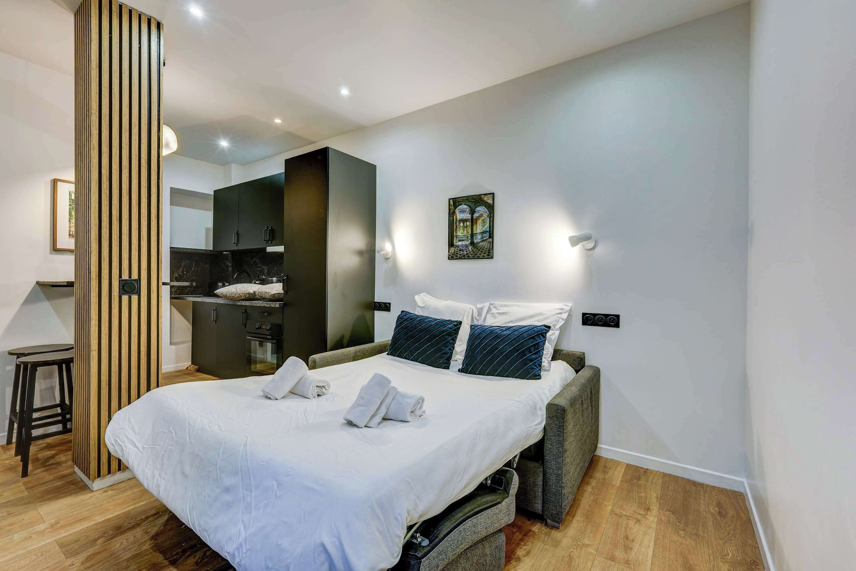 1 bedroom, desk, iron/ironing board, WiFi