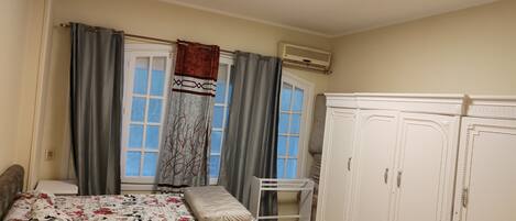 2 室のベッドルーム、アイロン / アイロン台、WiFi、ベッドシーツ