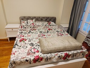 2 chambres, fer et planche à repasser, Wi-Fi, draps fournis