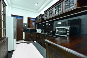 Private kitchen - Sea Yo Villa - Hikkaduwa (Hikkaduwa)