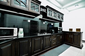 Private kitchen - Sea Yo Villa - Hikkaduwa (Hikkaduwa)