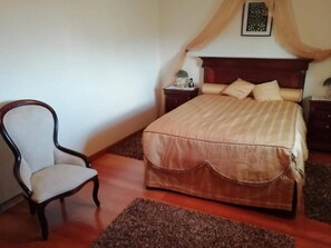 Habitació, 1 dormitori, balcó, vistes a la ciutat | 1 dormitori 