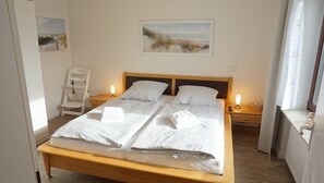 1 Schlafzimmer, Schreibtisch, Reisekinderbett, kostenloses WLAN