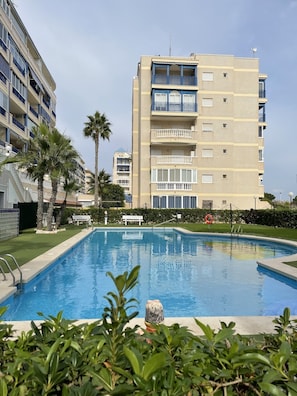 Outdoor pool - Spacious 3BR Sea-view apt, large pool, parking, 3min to beach, near Alicante (Los Arenales del Sol)