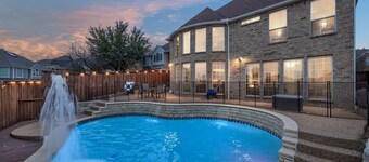 Beautiful Mansion w/ Pool + Huge Gameroom