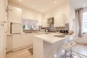 Fridge, oven, dishwasher, toaster