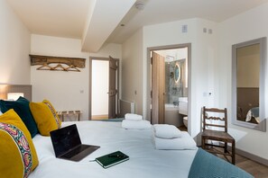 4 bedrooms, Internet, bed sheets - The Barn at Plas Ashpool (8) -  a stunning converted barn sleeping 8 guests (Llandyrnog)
