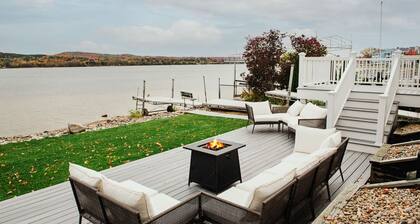 Escape at the Lake: Hot tub on Lake Charlevoix