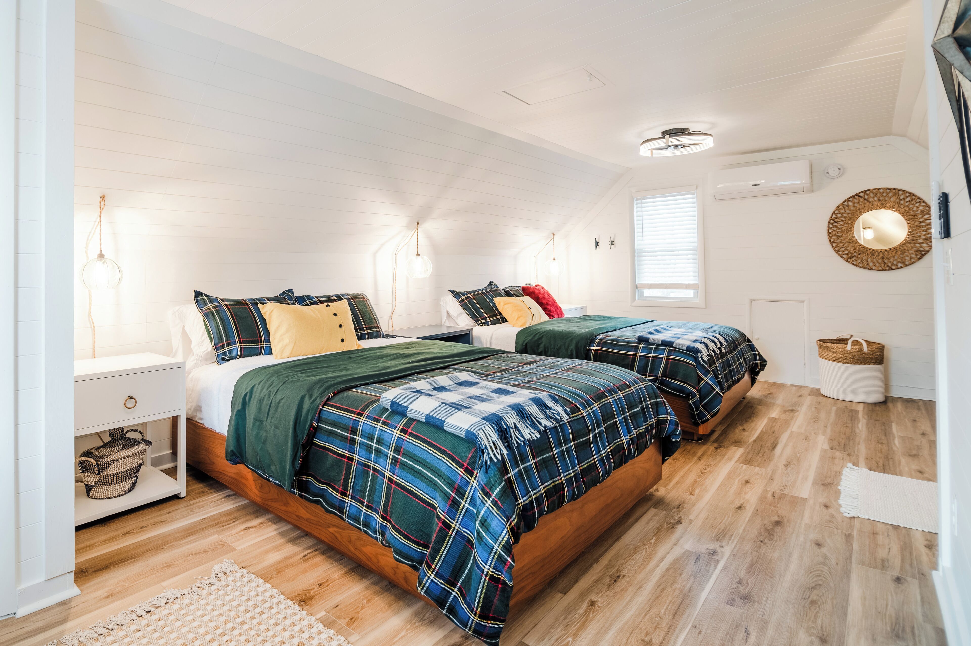 2 bedrooms, iron/ironing board, travel cot, free WiFi