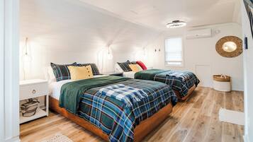 2 bedrooms, iron/ironing board, travel cot, free WiFi