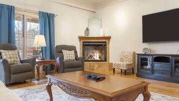 TV connectée, cheminée, jeux vidéo