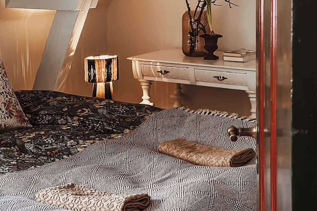 Memory-foam beds, individually decorated, individually furnished