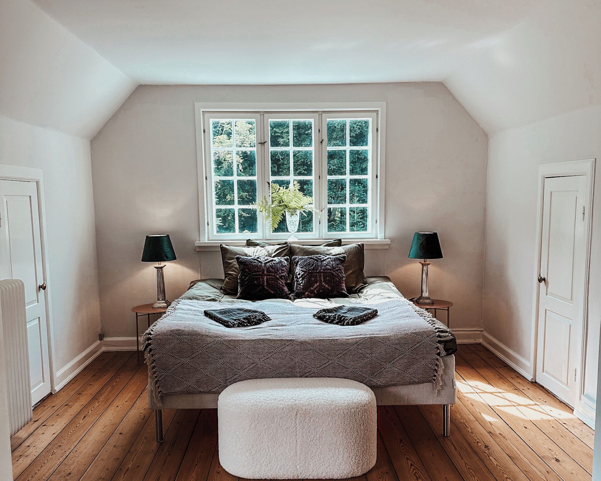 Sophie´s Suite with woodland view | Memory foam beds, individually decorated, individually furnished