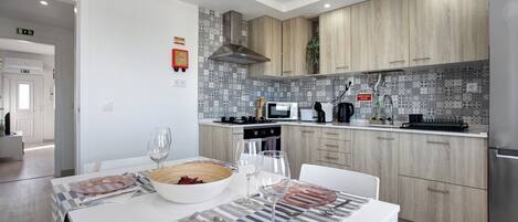 Fridge, microwave, oven, stovetop