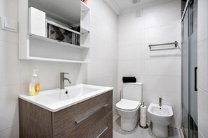 تجهيزات دش، مجففات شعر، مناشف