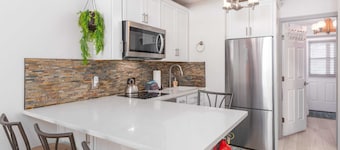 EW 105-Cozy Adorable Condo That Is A Ski In/Out