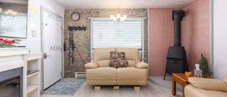 Télévision, cheminée