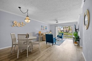 Dining - Vista Verde East 8-164 (Isla Del Sol)