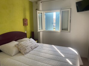1 chambre, fer et planche à repasser, Wi-Fi gratuit