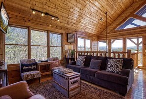 Téléviseur connecté, foyer, jeux vidéo, table de baby-foot