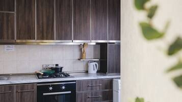 Refrigerador, horno, parrilla de estufa y periquera