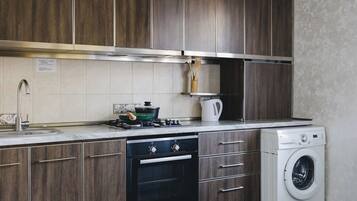 Refrigerador, horno, parrilla de estufa y periquera