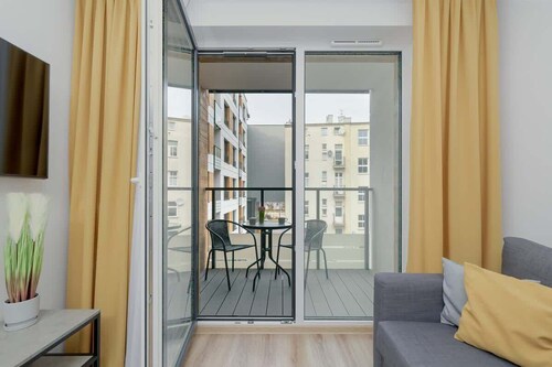 Modern Apartment for 4 Persons | Furnished Balcony