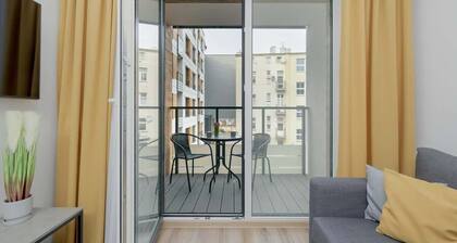 Modern Apartment for 4 Persons | Furnished Balcony