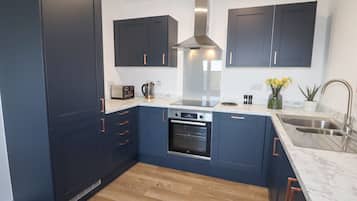 Fridge, dishwasher, electric kettle, toaster
