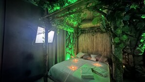 Romantic Double or Twin Room, 3 Bedrooms, Non Smoking, City View | Desk, soundproofing, WiFi (free), individually decorated - Crazy Love (Torre del Greco)
