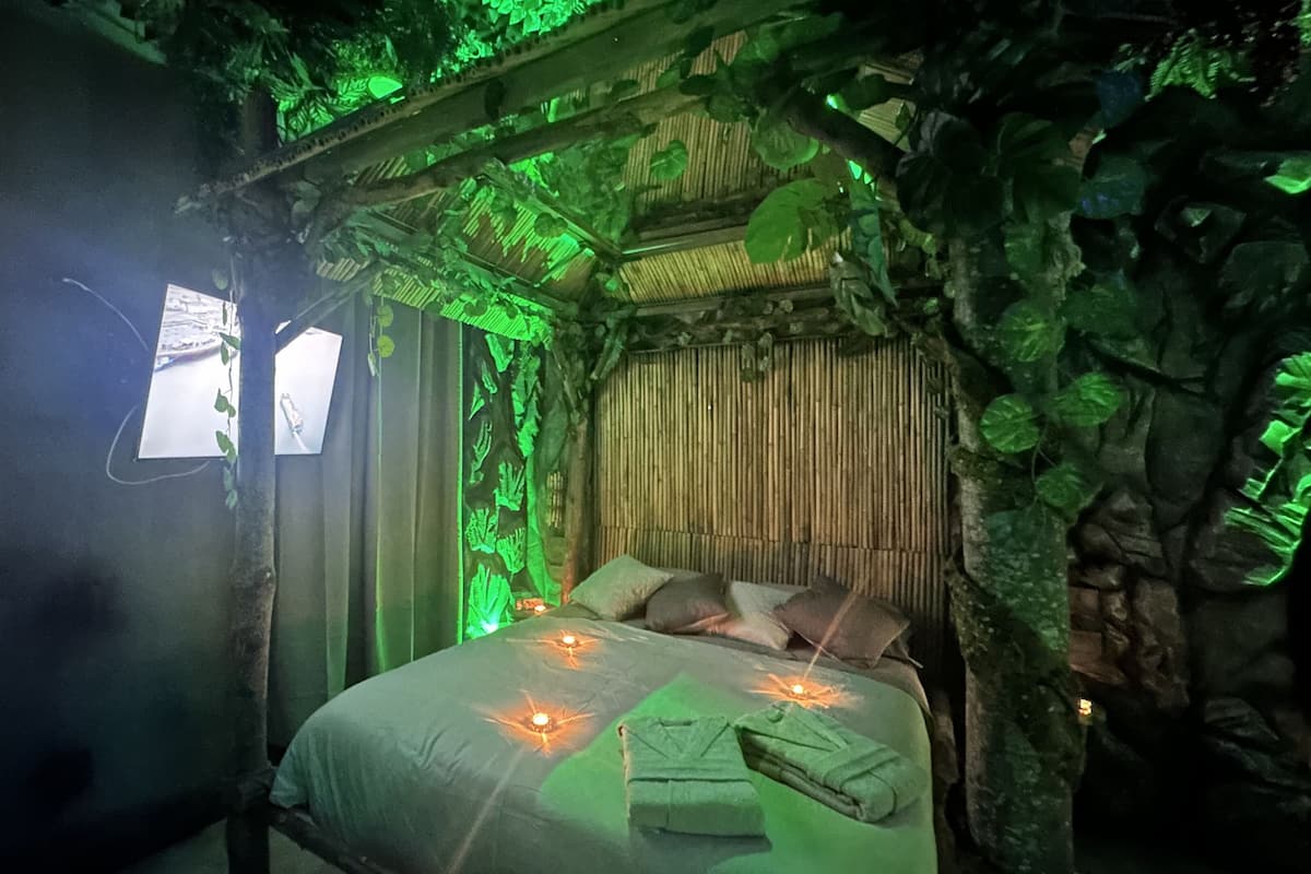 Camera Romantica con letto matrimoniale o 2 letti singoli, 3 camere da letto, non fumatori | Con stile personalizzato, con arredamento individuale, una scrivania