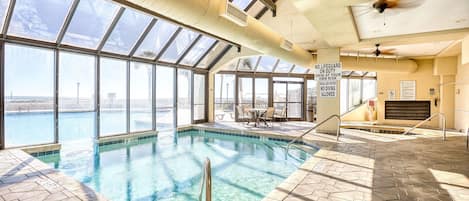 屋内プール、温水プール