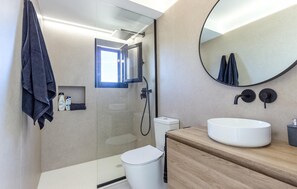 Shower, hair dryer - Cozy apartment in Orihuela with WiFi (Orihuela)