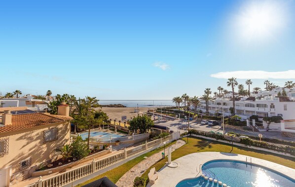 Pool - Cozy apartment in Orihuela with WiFi (Orihuela)