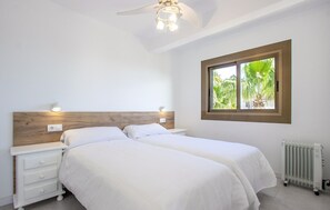 2 bedrooms, iron/ironing board, free WiFi - Cozy apartment in Orihuela with WiFi (Orihuela)