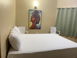 1 bedroom, iron/ironing board, WiFi, bed sheets - Cheap sleep luxtel in private neighborhood  (Montego Bay)